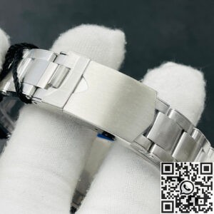 Because I bought it when I was traveling in the UK, it is also convenient to communicate with our customers in the UK.