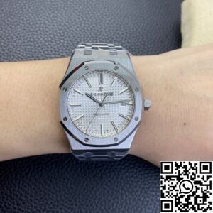 ZF Factory Replica Audemars Piguet Royal Oak 15400ST.OO.1220ST.02 Version White Dial Series