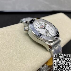 VS Factory Replica Omega Seamaster Diver 300M 210.30.42.20.04.001 White Dial Series