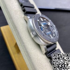 VS Factory Replica Watches Panerai Submersible PAM00683 Black Dial