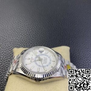 Noob Factory Replica Rolex Sky Dweller M336934-0004 White Dial