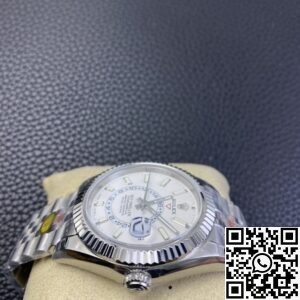 Noob Factory Replica Rolex Sky Dweller M336934-0004 White Dial