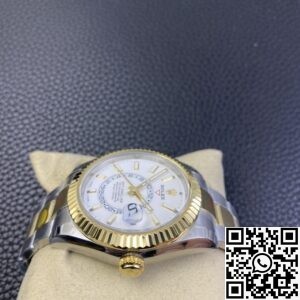 Noob Factory Replica Rolex Sky Dweller M326933-0009 White Dial Series