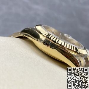 Noob Factory Replica Rolex Sky Dweller M326933-0009 Golden Watch Series