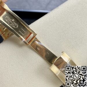 Noob Factory Replica Rolex Sky Dweller M326933-0009 Golden Watch Series