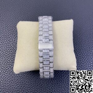 DM Factory Replica Patek Philippe Nautilus 5719/10G-010 Full Diamond Watch