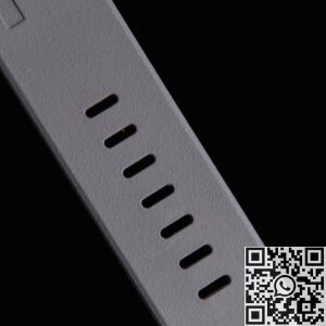 APF Factory Fake AP Royal Oak Offshore 26400IO.OO.A004CA.02 Gray Panda Plate Watch