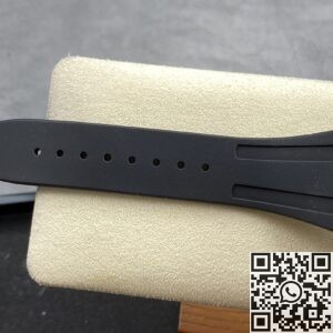 APS Factory Replica Audemars Piguet Royal Oak 15400 Black Dial Rubber Strap