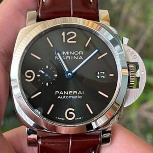 Explore the VS Factory Fake Watch Panerai Luminor PAM1116 44mm with a unique dark green dial featuring a rare solar radiation pattern.
