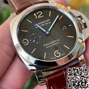 Explore the VS Factory Fake Watch Panerai Luminor PAM1116 44mm with a unique dark green dial featuring a rare solar radiation pattern.