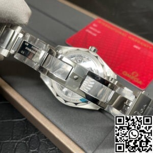 VS Factory Replicas Omega Seamaster 220.10.43.22.03.001 Blue Dial: A Replica Worth Considering