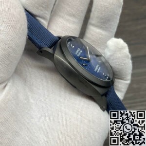 VS Factory Replica Panerai Luminor PAM2319 – Blue Dial Classic in 44mm